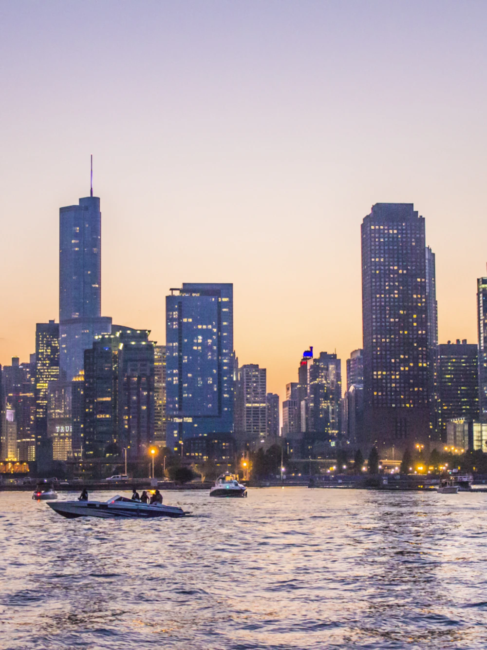 Chicago skyline — EU, US and Oceania market